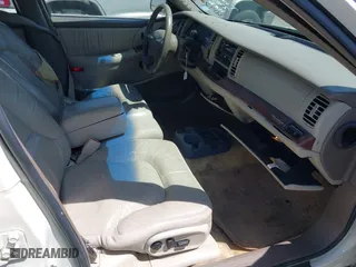 2001 Buick Park Avenue with VIN 1G4CW54K614275320, listed as a IAAI auction lot 41970778 with 160,578 mi miles. Bid and sale history available at carsss.com. Image 5.