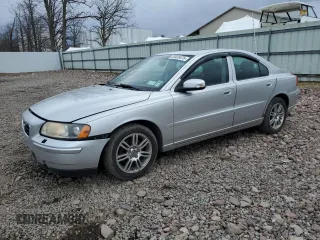 2008 Volvo S60 2.5T with VIN YV1RH592582688427, listed as a Copart auction lot 53025475 with 239,454 mi miles and Salvage Title. Bid and sale history available at carsss.com. Image 1.