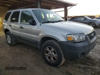 2005 Ford Escape XLT z VIN 1FMCU03105DA26437, wystawiony jako Copart lot #88803995 z przebiegiem 223 095 mil mil oraz Szkoda całkowita • Salvage title. Historia ofert i sprzedaży dostępna na DreamBid. Obrazek 4.