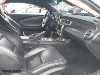 2014 Chevrolet Camaro SS with VIN 2G1FK1EJXE9305927, listed as a IAAI auction lot 41896501 with 108,610 mi miles. Bid and sale history available at carsss.com. Image 5.