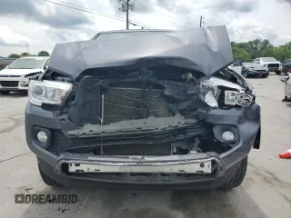 2022 Toyota Tacoma SR with VIN 3TYAX5GN9NT038043, listed as a Copart auction lot 55555025 with 31,648 mi miles and Salvage title. Bid and sale history available at DreamBid. Image 5.