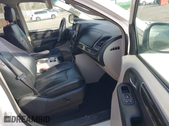 2012 Chrysler Town & Country Touring z VIN 2C4RC1BG6CR213480, wystawiony jako IAAI lot #41887256 z przebiegiem 153 200 mil mil oraz . Historia ofert i sprzedaży dostępna na DreamBid. Obrazek 5.