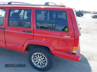 1997 Jeep Cherokee Country with VIN 1J4FJ78SXVL568925, listed as a IAAI auction lot 42254459 with Not provided miles and . Bid and sale history available at DreamBid. Image 6.