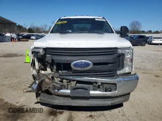 2018 Ford Super Duty F-250 SRW XL with VIN 1FT7W2B67JEB63260, listed as a Copart auction lot 46824805 with 128,347 mi miles and Salvage Title. Bid and sale history available at carsss.com. Image 5.
