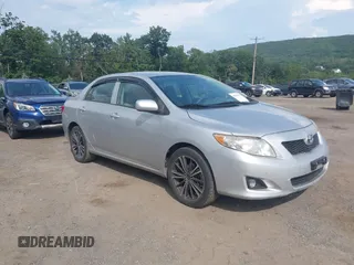 2010 Toyota Corolla z VIN 2T1BU4EE6AC346196, wystawiony jako IAAI lot #42835121 z przebiegiem 257 992 mil mil oraz . Historia ofert i sprzedaży dostępna na DreamBid. Obrazek 1.