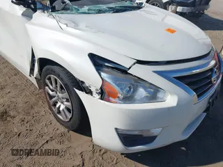 2015 Nissan Altima S with VIN 1N4AL3AP8FN309659, listed as a IAAI auction lot 41704516 with 172,330 mi miles and . Bid and sale history available at carsss.com. Image 6.