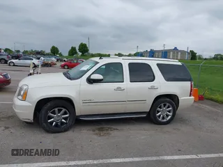2013 GMC Yukon Denali z VIN 1GKS2EEF4DR358429, wystawiony jako IAAI lot #42182845 z przebiegiem 161 020 mil mil oraz . Historia ofert i sprzedaży dostępna na DreamBid. Obrazek 14.