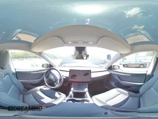 2024 Tesla Model Y z VIN 7SAYGDED2RA329802, wystawiony jako Copart lot #57748805 z przebiegiem 19 391 mil mil oraz Szkoda całkowita • Salvage title. Historia ofert i sprzedaży dostępna na DreamBid. Obrazek 16.