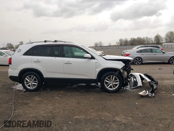2015 Kia Sorento LX with VIN 5XYKT4A73FG613249, listed as a IAAI auction lot 41830836 with 111,396 mi miles. Bid and sale history available at carsss.com. Image 13.