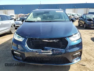 2021 Chrysler Pacifica Touring L with VIN 2C4RC3BG6MR591750, listed as a Copart auction lot 50486005 with 16,834 mi miles and Clean title. Bid and sale history available at DreamBid. Image 5.