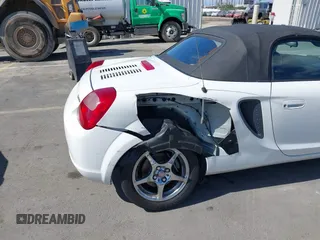 2002 Toyota MR2 z VIN JTDFR320120045045, wystawiony jako IAAI lot #42227577 z przebiegiem 128 095 mil mil oraz . Historia ofert i sprzedaży dostępna na DreamBid. Obrazek 6.