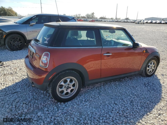 2012 MINI Cooper Hardtop with VIN WMWSU3C58CT260698, listed as a Copart auction lot 41513055 with 104,464 mi miles and Salvage Title. Bid and sale history available at carsss.com. Image 3.