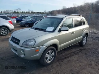 2007 Hyundai Tucson SE with VIN KM8JN12D47U485334, listed as a IAAI auction lot 41777257 with 107,969 mi miles. Bid and sale history available at carsss.com. Image 2.