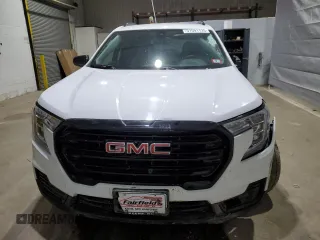 2024 GMC Terrain SLE z VIN 3GKALMEG7RL141287, wystawiony jako Copart lot #51591125 z przebiegiem 25 241 mil mil oraz Szkoda całkowita • Salvage title. Historia ofert i sprzedaży dostępna na DreamBid. Obrazek 5.