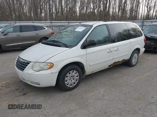 2006 Chrysler Town & Country LX z VIN 2A4GP44R06R897517, wystawiony jako IAAI lot #42068514 z przebiegiem 214 060 mil mil oraz . Historia ofert i sprzedaży dostępna na DreamBid. Obrazek 2.