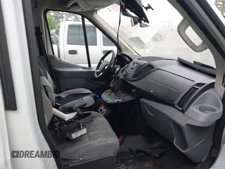 2017 Ford Transit z VIN 1FDYR2CM2HKB02558, wystawiony jako IAAI lot #42231233 z przebiegiem 273 278 mil mil oraz . Historia ofert i sprzedaży dostępna na DreamBid. Obrazek 5.