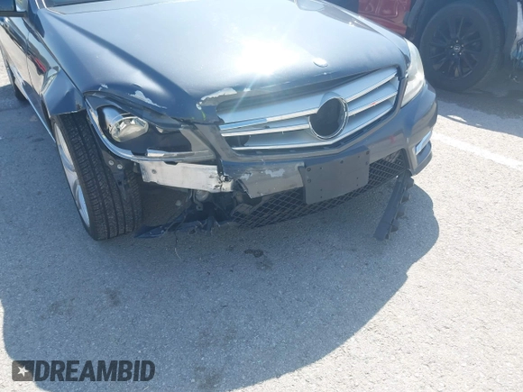 2013 Mercedes-Benz C-Class C 300 Sport with VIN WDDGF8AB4DR270366, listed as a IAAI auction lot 41964712 with 164,398 mi miles. Bid and sale history available at carsss.com. Image 6.