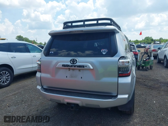 2020 Toyota 4Runner SR5 with VIN JTEBU5JR6L5807164, listed as a IAAI auction lot 42687254 with 127,825 mi miles and . Bid and sale history available at DreamBid. Image 16.