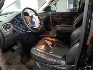 2011 GMC Yukon XL Denali z VIN 1GKS2MEFXBR229540, wystawiony jako Copart lot #51062895 z przebiegiem 258 535 mil mil oraz Szkoda całkowita • Salvage title. Historia ofert i sprzedaży dostępna na DreamBid. Obrazek 7.
