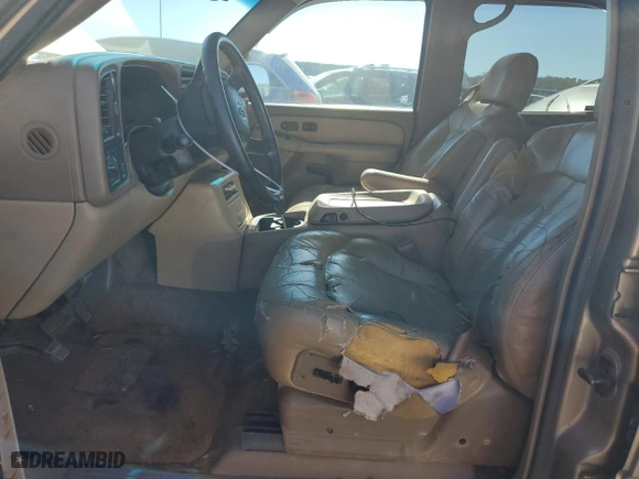 2000 Chevrolet New Tahoe LT with VIN 1GNEC13T4YJ160758, listed as a Copart auction lot 73355294 with 271,594 mi miles and Salvage Title. Bid and sale history available at carsss.com. Image 7.