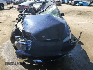 2025 Tesla Model 3 Long Range z VIN 5YJ3E1EBXSF886055, wystawiony jako Copart lot #50578085 z przebiegiem 13 945 mil mil oraz Szkoda całkowita • Salvage title. Historia ofert i sprzedaży dostępna na DreamBid. Obrazek 5.