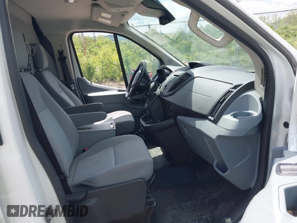 2019 Ford Transit z VIN 1FTYR1YG3KKB67475, wystawiony jako IAAI lot #42293822 z przebiegiem 125 529 mil mil oraz . Historia ofert i sprzedaży dostępna na DreamBid. Obrazek 5.