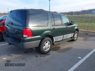 2004 Ford Expedition Special Service with VIN 1FMPU16L94LB32877, listed as a IAAI auction lot 41138422 with 181,962 mi miles. Bid and sale history available at carsss.com. Image 4.