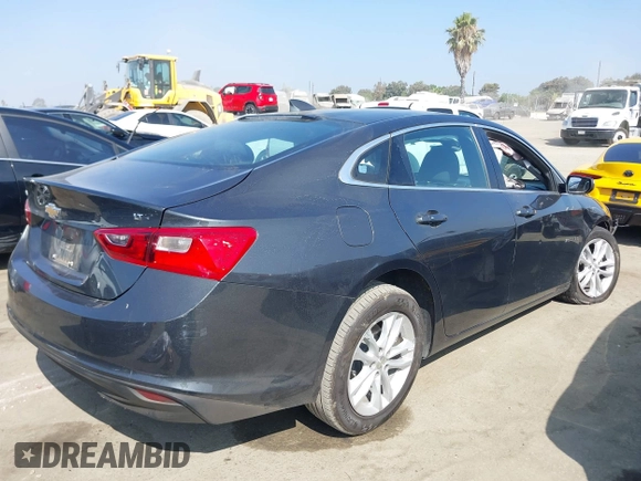 2018 Chevrolet Malibu LT with VIN 1G1ZD5ST0JF255805, listed as a IAAI auction lot 40195609 with 76,379 mi miles. Bid and sale history available at carsss.com. Image 4.