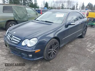 2009 Mercedes-Benz CLK 350 z VIN WDBTJ56HX9F267109, wystawiony jako IAAI lot #41799170 z przebiegiem 111 892 mil mil oraz . Historia ofert i sprzedaży dostępna na DreamBid. Obrazek 2.