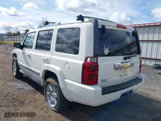 2007 Jeep Commander Limited with VIN 1J8HG58287C580732, listed as a IAAI auction lot 41804481 with 130,182 mi miles. Bid and sale history available at carsss.com. Image 3.