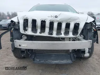 2018 Jeep Cherokee Latitude Plus with VIN 1C4PJMLBXJD598592, listed as a IAAI auction lot 41892635 with 145,031 mi miles. Bid and sale history available at carsss.com. Image 6.