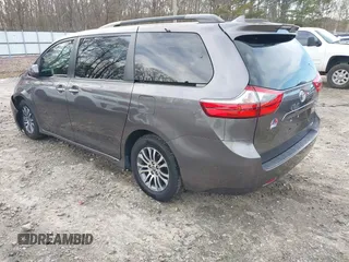 2020 Toyota Sienna XLE Auto Access Seat with VIN 5TDYZ3DCXLS074767, listed as a IAAI auction lot 41584795 with 73,568 mi miles. Bid and sale history available at carsss.com. Image 3.