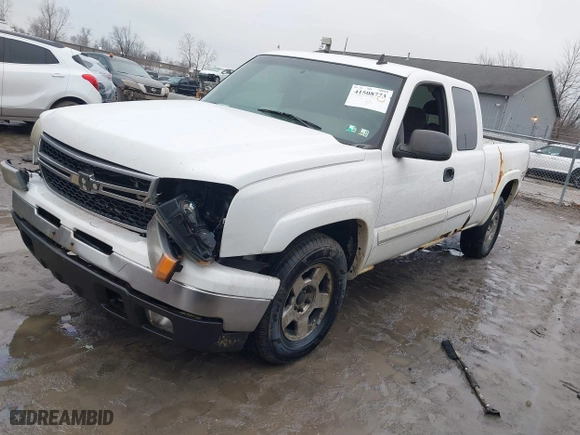 2006 Chevrolet Silverado 1500 LT2 with VIN 2GCEK19B161147287, listed as a IAAI auction lot 41508773 with 202,155 mi miles. Bid and sale history available at carsss.com. Image 17.