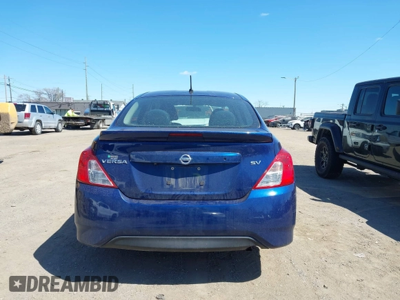 2019 Nissan Versa SV z VIN 3N1CN7AP2KL842799, wystawiony jako IAAI lot #42051006 z przebiegiem 123 075 mil mil oraz . Historia ofert i sprzedaży dostępna na DreamBid. Obrazek 16.