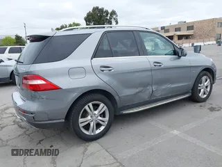 2012 Mercedes-Benz M ML 350 with VIN 4JGDA5HB2CA022335, listed as a IAAI auction lot 42045828 with 162,328 mi miles. Bid and sale history available at carsss.com. Image 4.