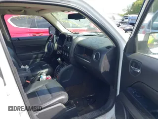 2015 Jeep Patriot Latitude with VIN 1C4NJRFB4FD394829, listed as a IAAI auction lot 42252571 with 113,071 mi miles and . Bid and sale history available at DreamBid. Image 5.