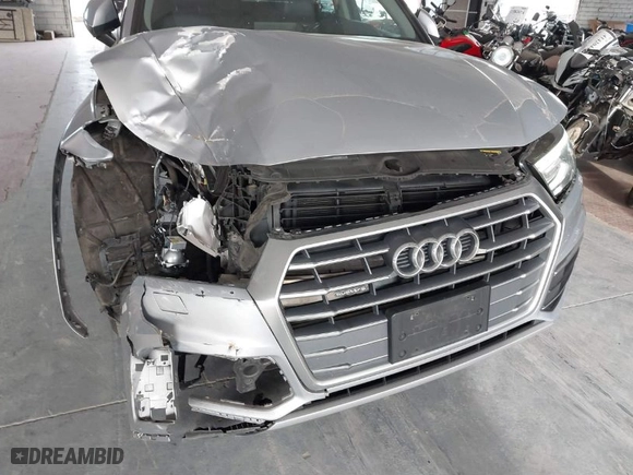 2018 Audi Q5 Premium with VIN WA1ANAFY5J2198101, listed as a IAAI auction lot 41635660 with 120,502 mi miles. Bid and sale history available at carsss.com. Image 6.