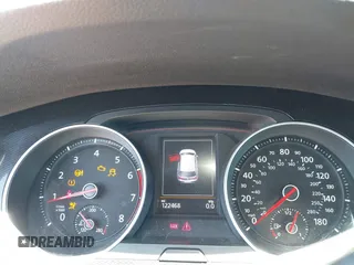2016 Volkswagen GTI Autobahn z VIN 3VW547AU6GM064083, wystawiony jako IAAI lot #42340832 z przebiegiem 122 468 mil mil oraz . Historia ofert i sprzedaży dostępna na DreamBid. Obrazek 7.