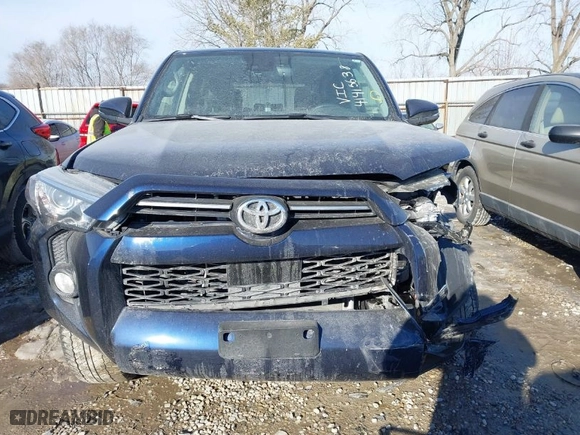 2020 Toyota 4Runner SR5 with VIN JTEBU5JR3L5755668, listed as a IAAI auction lot 41415638 with 39,053 mi miles. Bid and sale history available at carsss.com. Image 12.