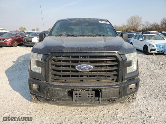 2015 Ford F-150 XLT w/HD Payload Pkg with VIN 1FTFW1EG4FKE41390, listed as a Copart auction lot 52600835 with 264,765 mi miles and Clean Title. Bid and sale history available at carsss.com. Image 5.