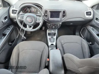 2021 Jeep Compass Sport z VIN 3C4NJCAB7MT588461, wystawiony jako Copart lot #61834045 z przebiegiem 114 732 mil mil oraz Szkoda całkowita • Salvage title. Historia ofert i sprzedaży dostępna na DreamBid. Obrazek 8.