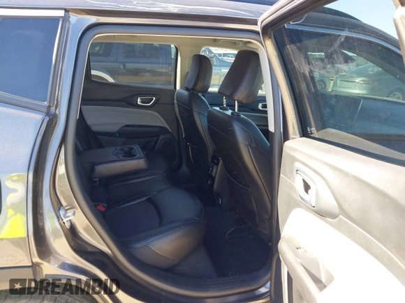 2022 Jeep Compass Latitude with VIN 3C4NJCBB0NT138781, listed as a IAAI auction lot 41897474 with 44,955 mi miles and . Bid and sale history available at carsss.com. Image 8.
