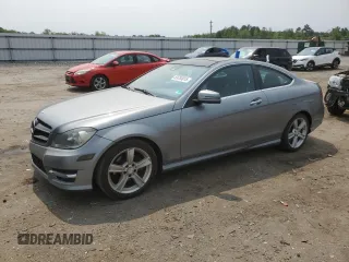 2014 Mercedes-Benz C 250 z VIN WDDGJ4HBXEG291684, wystawiony jako Copart lot #59783015 z przebiegiem 161 479 mil mil oraz Szkoda całkowita • Salvage title. Historia ofert i sprzedaży dostępna na DreamBid. Obrazek 1.