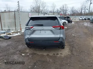 2019 Toyota RAV4 XLE with VIN 2T3W1RFV0KW007088, listed as a IAAI auction lot 41642339 with 60,567 mi miles. Bid and sale history available at carsss.com. Image 17.