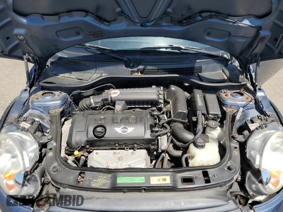 2010 MINI Hardtop with VIN WMWMF3C57ATU79474, listed as a Copart auction lot 61860865 with 137,965 mi miles and Clean title. Bid and sale history available at DreamBid. Image 11.