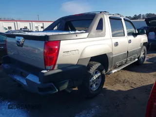 2004 Chevrolet Avalanche z VIN 3GNEK12T84G114477, wystawiony jako IAAI lot #41414239 z przebiegiem 241 844 mil mil oraz . Historia ofert i sprzedaży dostępna na DreamBid. Obrazek 4.
