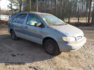2000 Toyota Sienna LE with VIN 4T3ZF13C5YU181671, listed as a IAAI auction lot 41733892 with 212,013 mi miles. Bid and sale history available at carsss.com. Image 1.