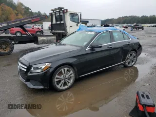 2018 Mercedes-Benz C 300 z VIN WDDWF4JB6JR393912, wystawiony jako Copart lot #83573214 z przebiegiem 55 697 mil mil oraz Szkoda całkowita • Salvage title. Historia ofert i sprzedaży dostępna na DreamBid. Obrazek 1.