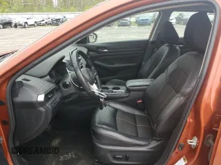 2019 Nissan Altima SR z VIN 1N4BL4CW8KC218752, wystawiony jako Copart lot #58177665 z przebiegiem 92 806 mil mil oraz Szkody całkowita. Historia ofert i sprzedaży dostępna na DreamBid. Obrazek 7.