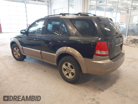 2005 Kia Sorento LX z VIN KNDJC733755447560, wystawiony jako IAAI lot #41724093 z przebiegiem 145 599 mil mil oraz . Historia ofert i sprzedaży dostępna na DreamBid. Obrazek 3.